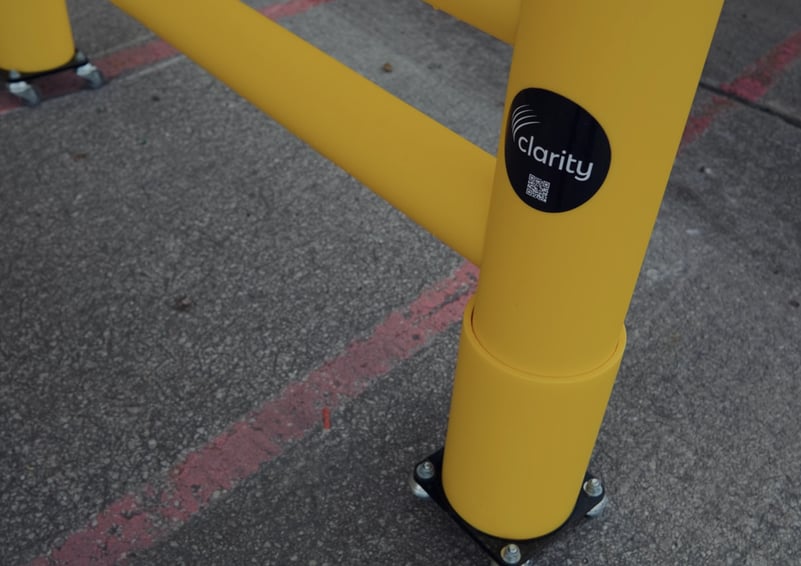 Hygienic barrier floor fixing without floor voids