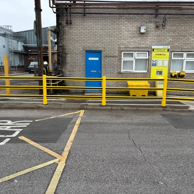 FLT and pedestrian segregation using impact-resistant polymer barriers on a warehouse floor