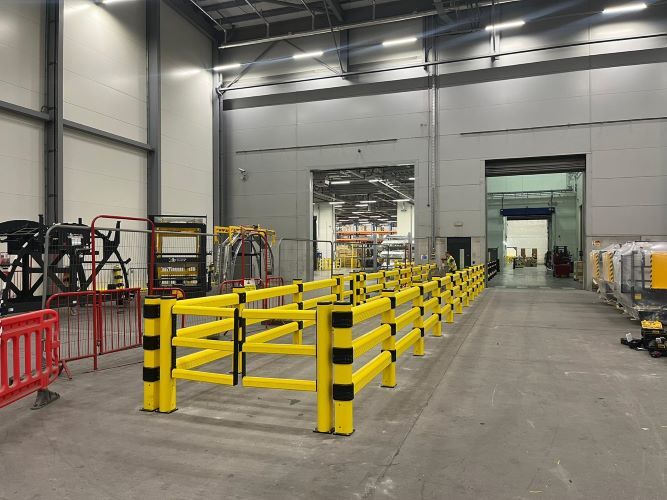 comparison of steel vs polymer safety barriers in freezing conditions